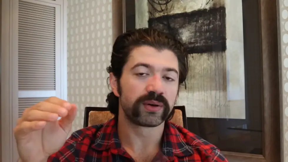 Alex Hormozi: The first product you must sell in a new business... 006