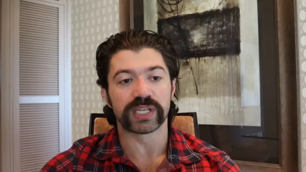 Alex Hormozi: The first product you must sell in a new business... 008