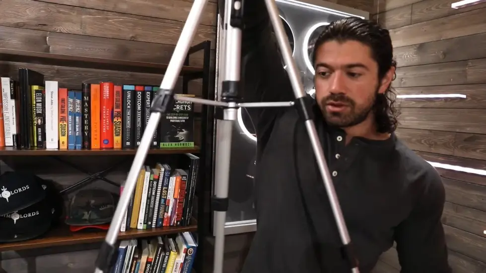 Alex Hormozi: Top Signs You Have The Wrong Business Partner 004