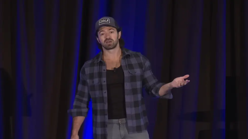 Alex Hormozi: Watch these 55 minutes if you want to be a millionaire in 2022.. 011