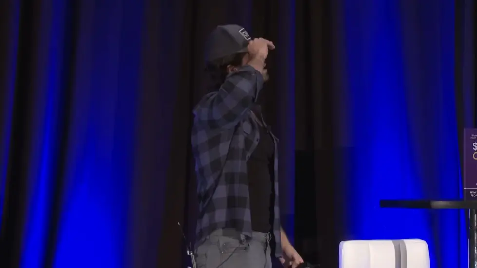 Alex Hormozi: Watch these 55 minutes if you want to be a millionaire in 2022.. 019