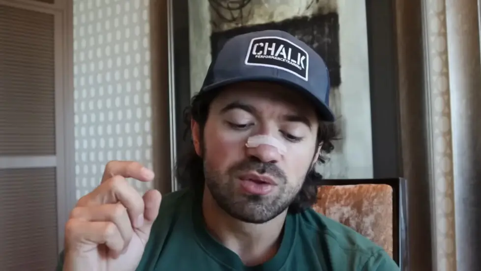 Alex Hormozi: Why daily routines make you poor & fragile [trigger warning] 005