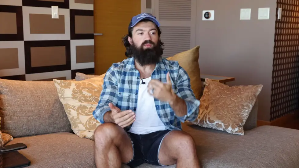 Alex Hormozi: Why old friends keep you poor... 006