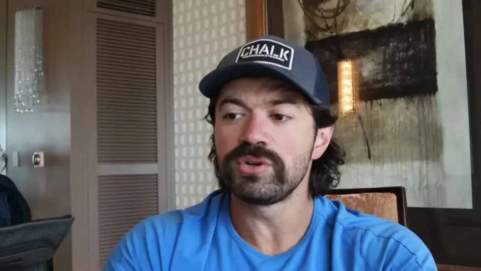 Alex Hormozi: Why PRETENDING to be RICH will make you POOR.. 006