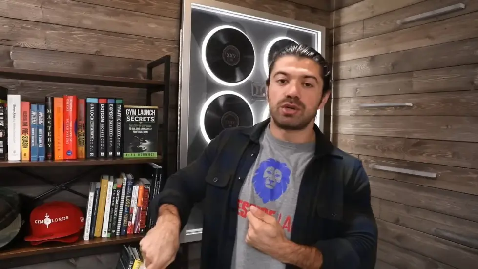 Alex Hormozi: Why The First $100k is the Toughest | Charlie Munger Secrets 010