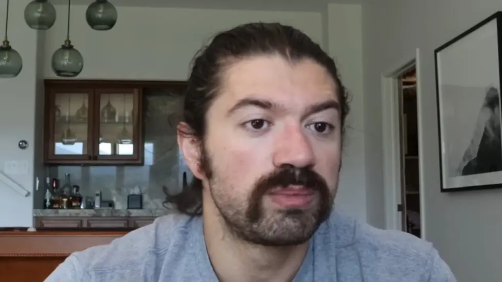 Alex Hormozi: Why you should NEVER listen to your parents at any age... 002