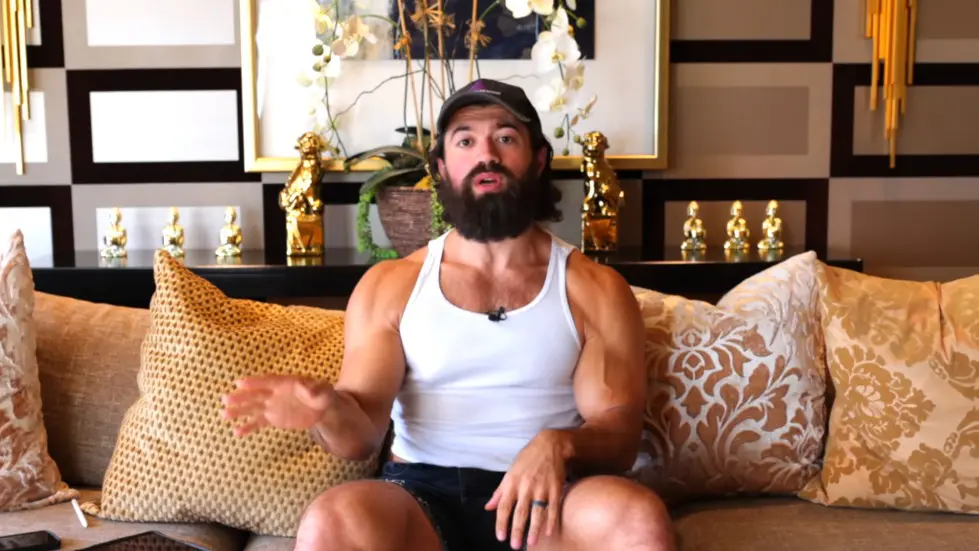 Alex Hormozi: Why you should quit college. 010