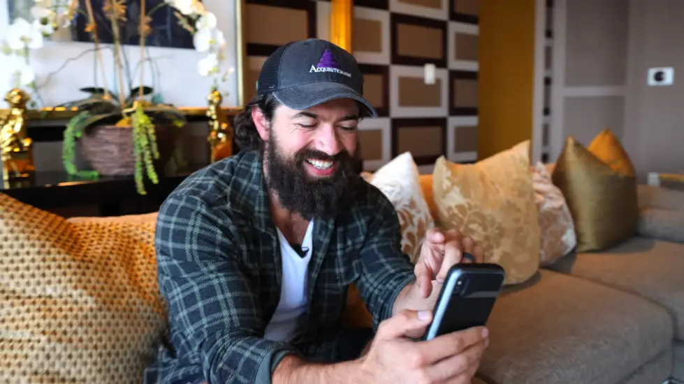 Alex Hormozi: Why you should quit college. 013