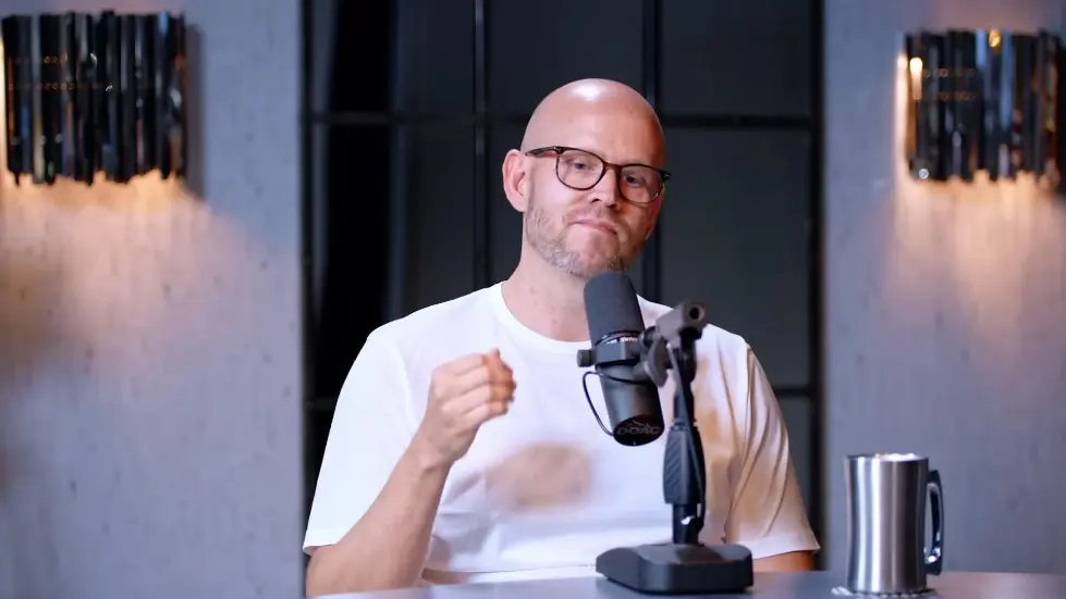 Spotify Founder: How A 23 Year Old Introvert Built A $31 Billion Business! 006