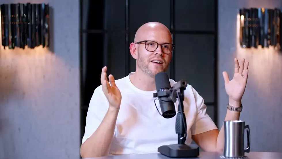 Spotify Founder: How A 23 Year Old Introvert Built A $31 Billion Business! 042