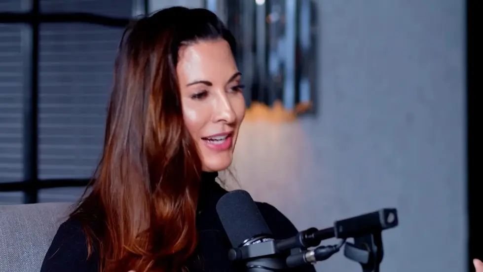 The Fitness Scientist: "Even A Little Alcohol Is Hurting Your Health!" Kristen Holmes 030