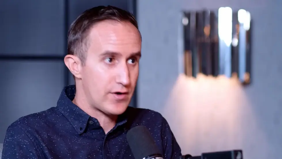 The Savings Expert: &ldquo;Do Not Buy A House!&rdquo; Do THIS Instead! - Morgan Housel 008