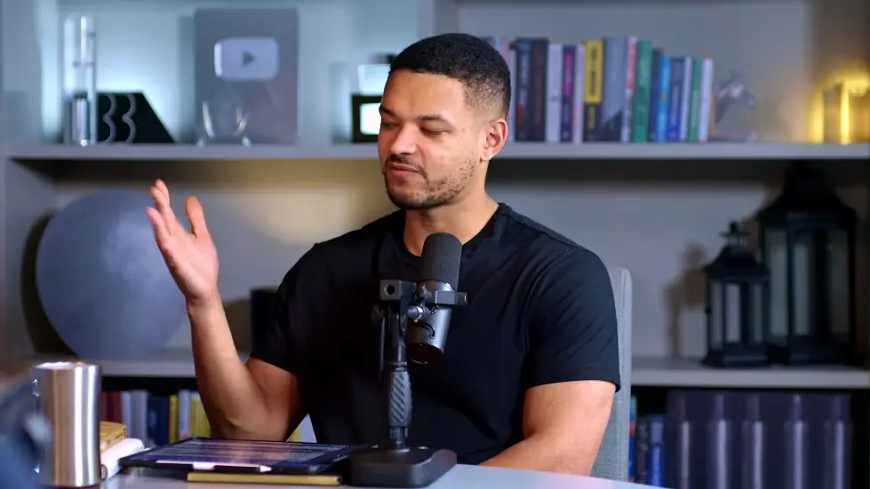 The Savings Expert: &ldquo;Do Not Buy A House!&rdquo; Do THIS Instead! - Morgan Housel 011