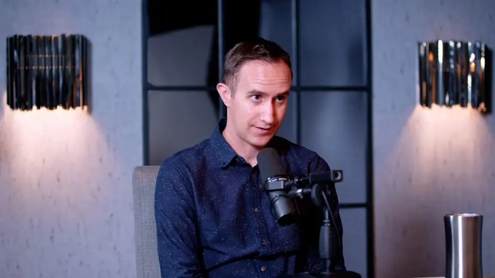 The Savings Expert: &ldquo;Do Not Buy A House!&rdquo; Do THIS Instead! - Morgan Housel 033