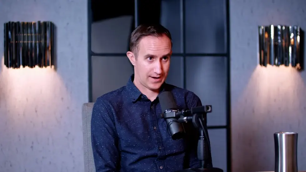 The Savings Expert: &ldquo;Do Not Buy A House!&rdquo; Do THIS Instead! - Morgan Housel 036