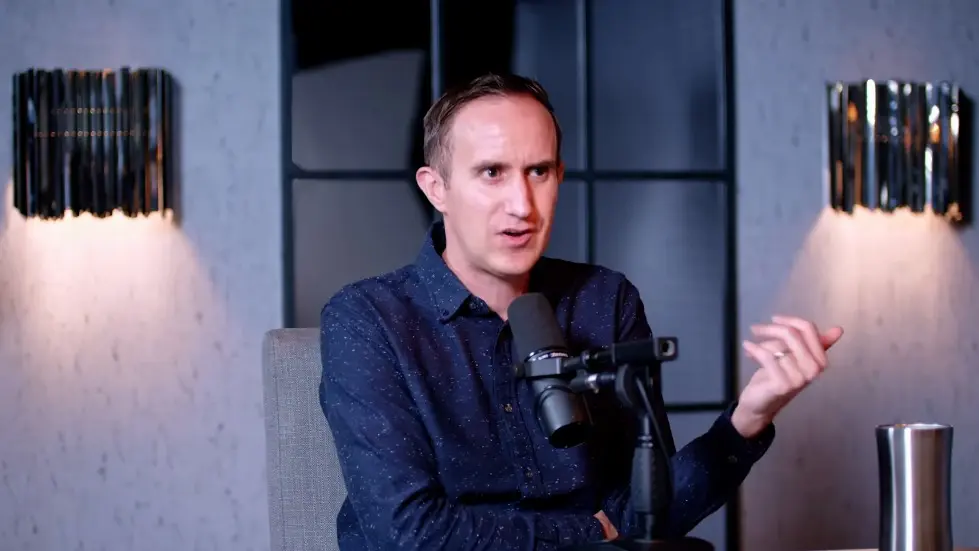 The Savings Expert: &ldquo;Do Not Buy A House!&rdquo; Do THIS Instead! - Morgan Housel 038