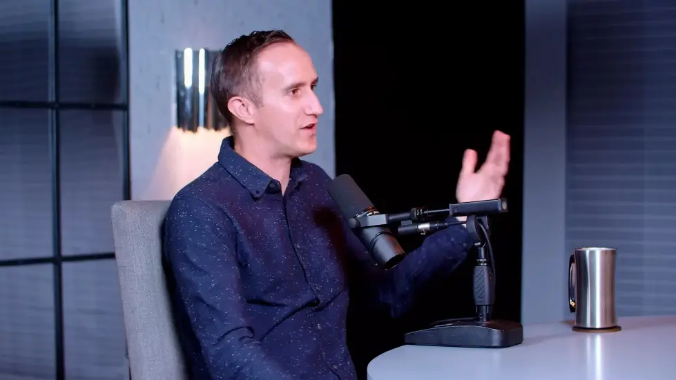 The Savings Expert: &ldquo;Do Not Buy A House!&rdquo; Do THIS Instead! - Morgan Housel 043