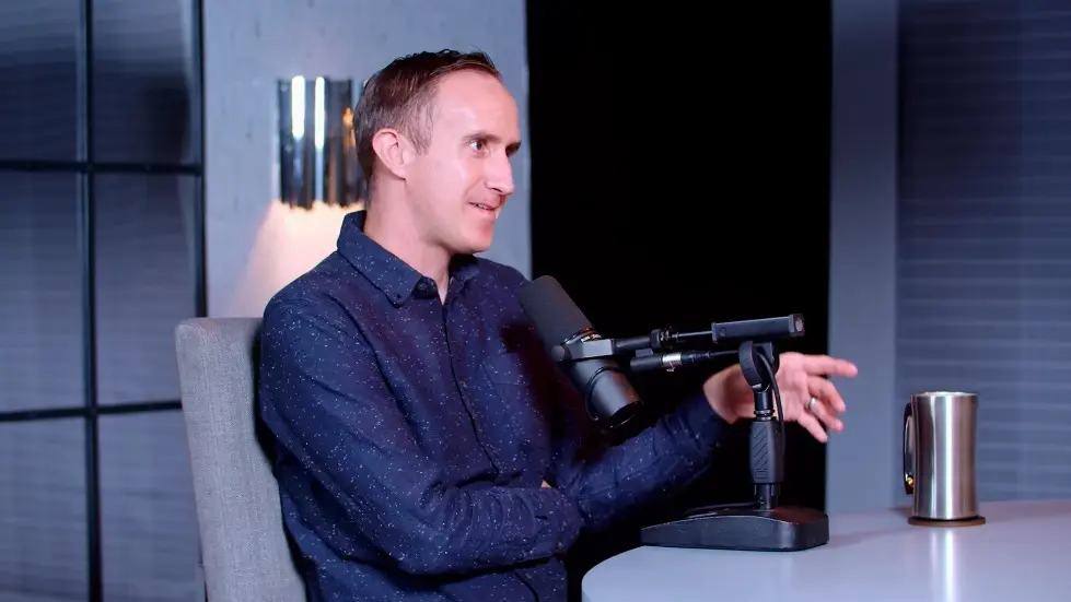 The Savings Expert: &ldquo;Do Not Buy A House!&rdquo; Do THIS Instead! - Morgan Housel 045