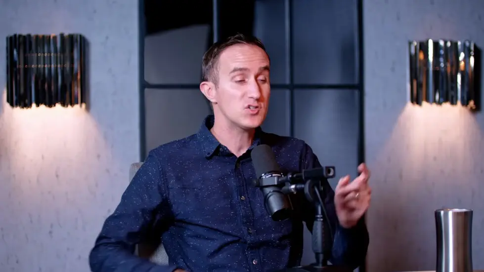 The Savings Expert: &ldquo;Do Not Buy A House!&rdquo; Do THIS Instead! - Morgan Housel 049