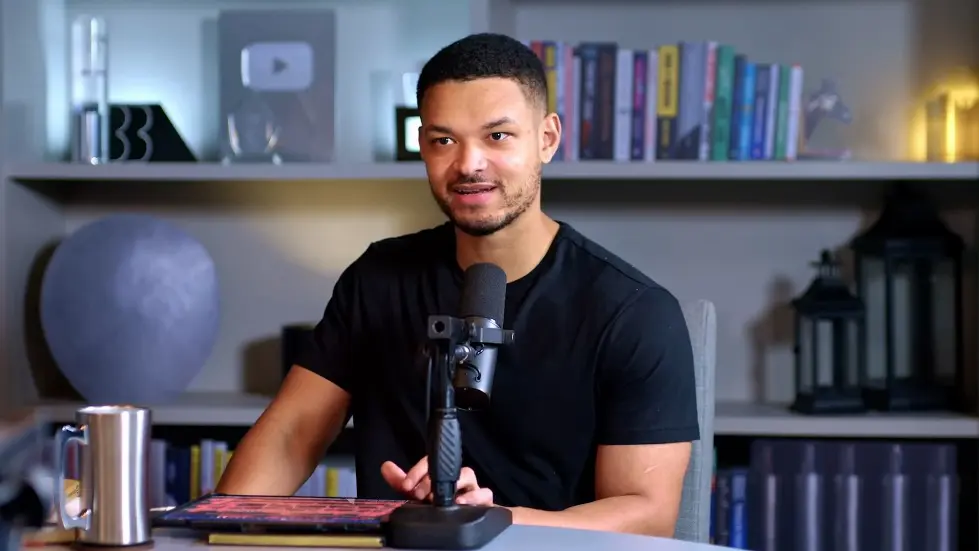 The Savings Expert: &ldquo;Do Not Buy A House!&rdquo; Do THIS Instead! - Morgan Housel 054