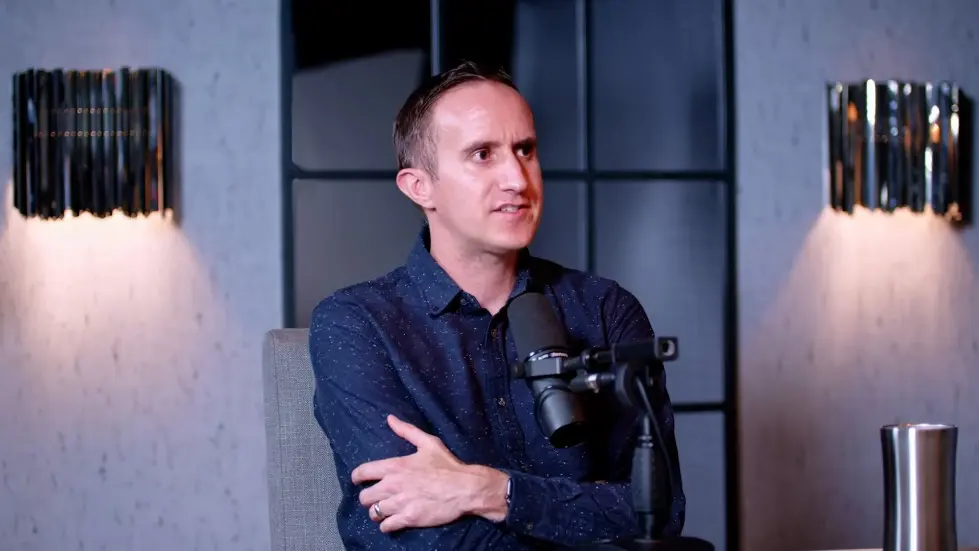 The Savings Expert: &ldquo;Do Not Buy A House!&rdquo; Do THIS Instead! - Morgan Housel 057