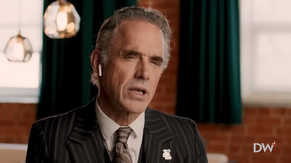 Female Soldiers and Crony Capitalists | Tulsi Gabbard | EP 332 026