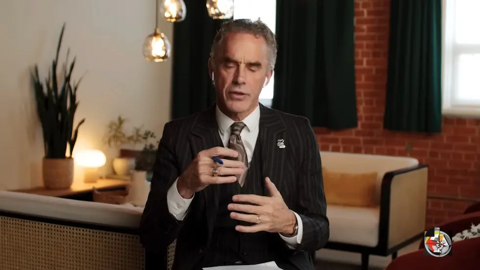 Female Soldiers and Crony Capitalists | Tulsi Gabbard | EP 332 033