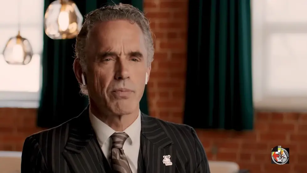 Female Soldiers and Crony Capitalists | Tulsi Gabbard | EP 332 035