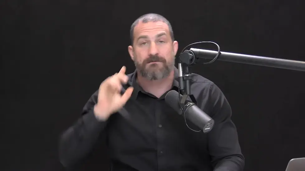 Using Light (Sunlight, Blue Light & Red Light) to Optimize Health | Huberman Lab Podcast #68 011