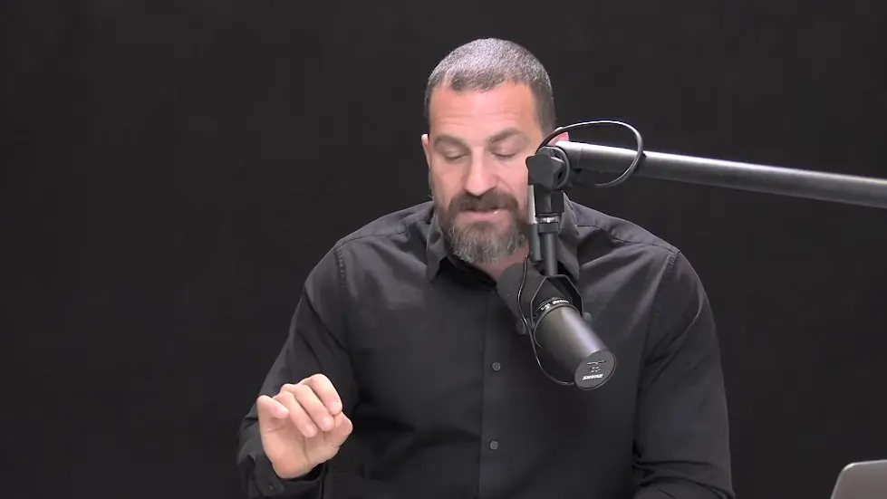 Using Light (Sunlight, Blue Light & Red Light) to Optimize Health | Huberman Lab Podcast #68 041