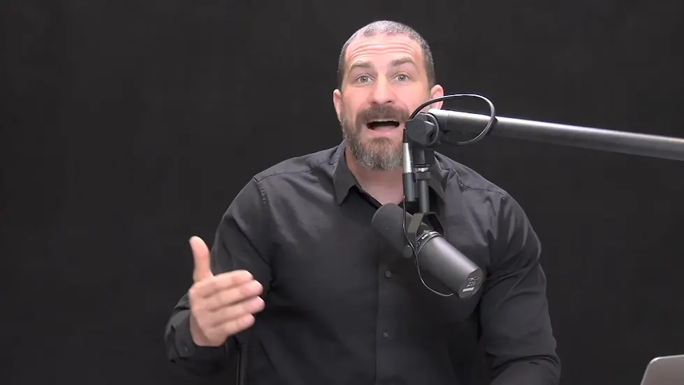 Using Light (Sunlight, Blue Light & Red Light) to Optimize Health | Huberman Lab Podcast #68 044