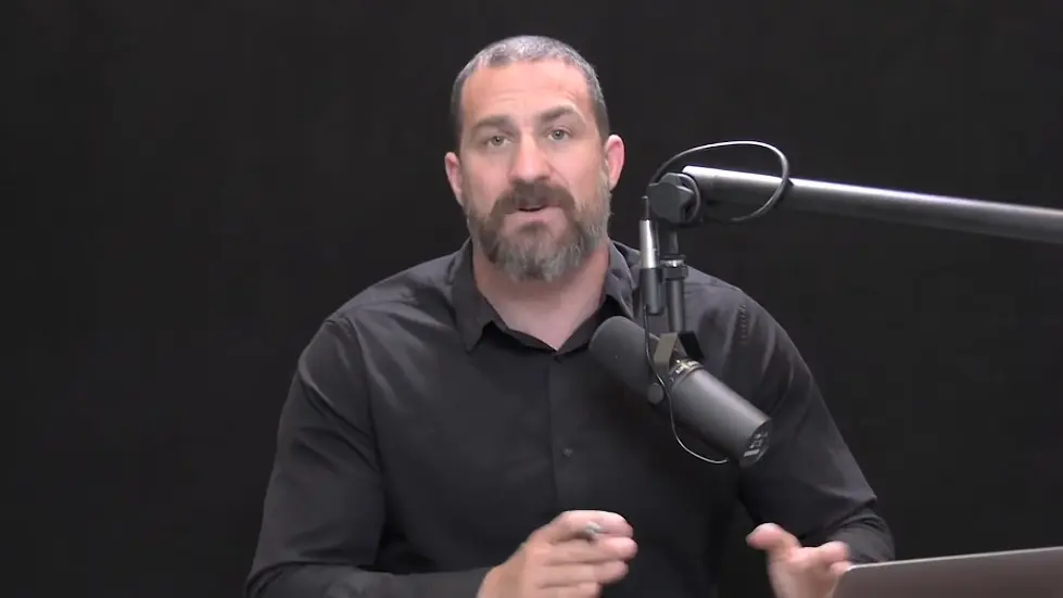 Using Light (Sunlight, Blue Light & Red Light) to Optimize Health | Huberman Lab Podcast #68 046