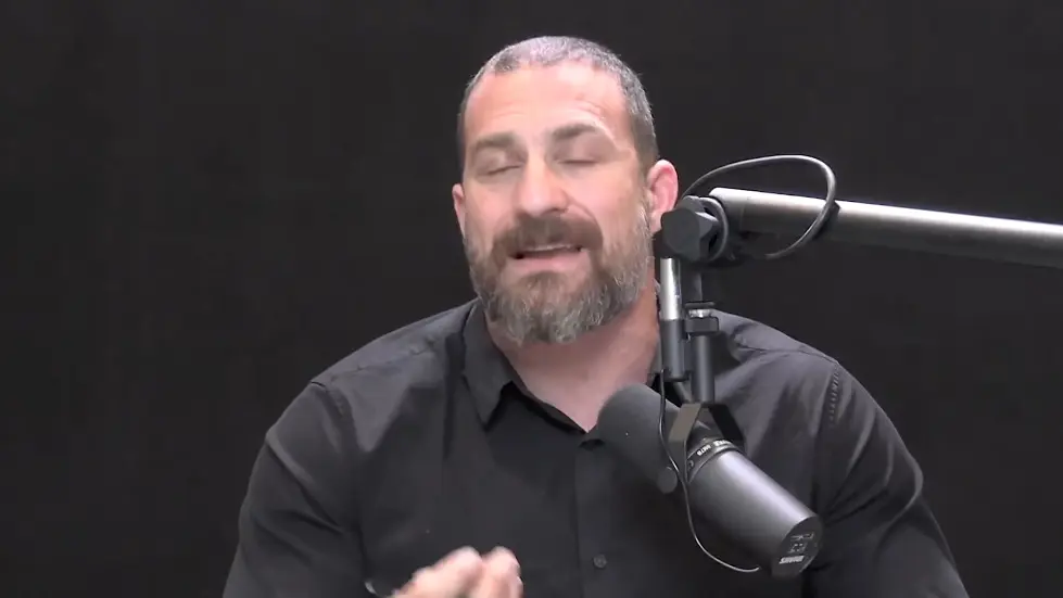 Using Light (Sunlight, Blue Light & Red Light) to Optimize Health | Huberman Lab Podcast #68 052