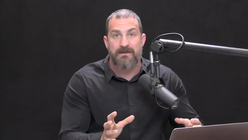 Using Light (Sunlight, Blue Light & Red Light) to Optimize Health | Huberman Lab Podcast #68 061