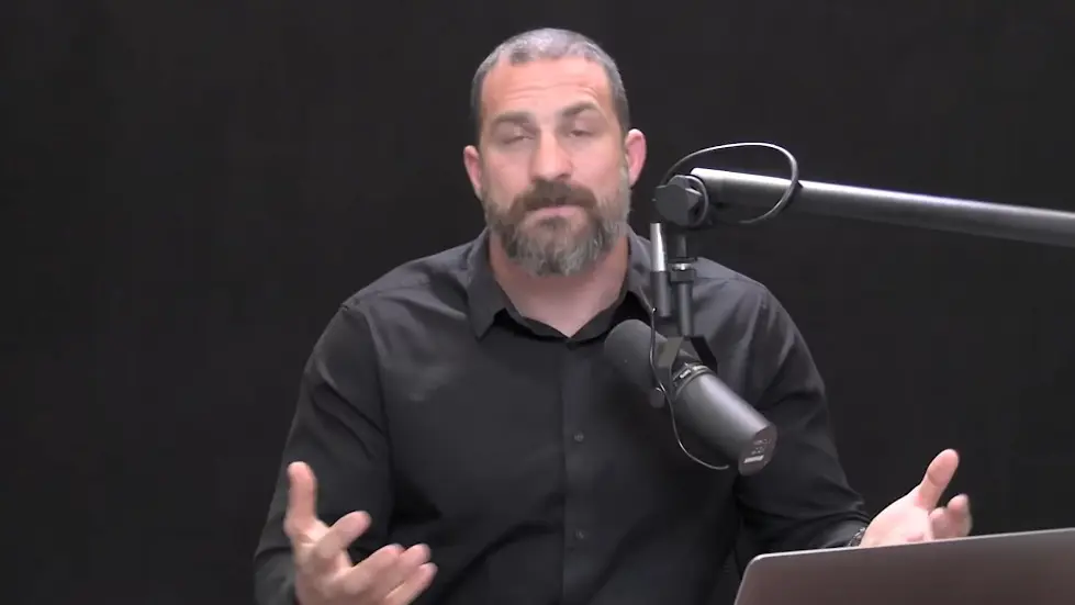 Using Light (Sunlight, Blue Light & Red Light) to Optimize Health | Huberman Lab Podcast #68 065