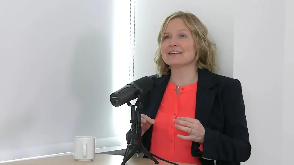 Dr. Emily Balcetis: Tools for Setting & Achieving Goals | Huberman Lab Podcast #83 021