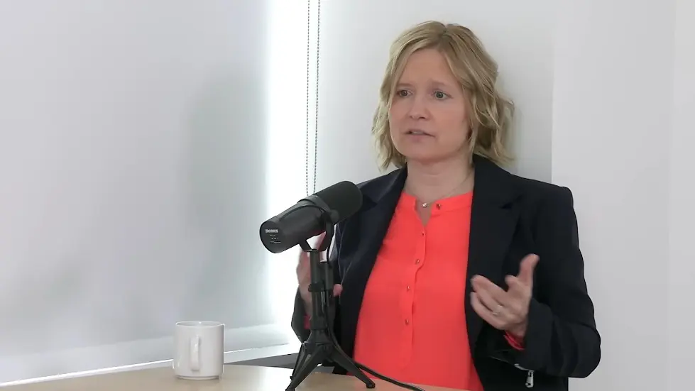 Dr. Emily Balcetis: Tools for Setting & Achieving Goals | Huberman Lab Podcast #83 023