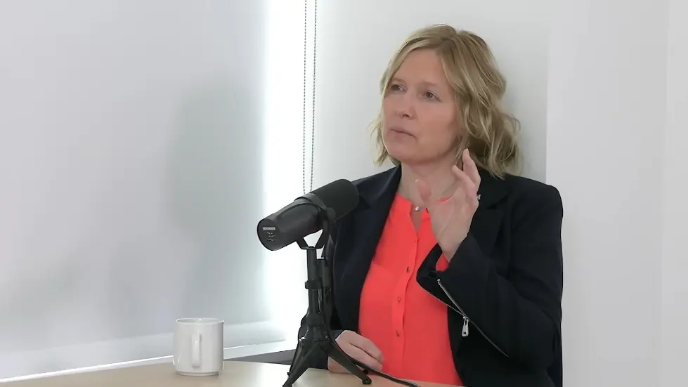 Dr. Emily Balcetis: Tools for Setting & Achieving Goals | Huberman Lab Podcast #83 026