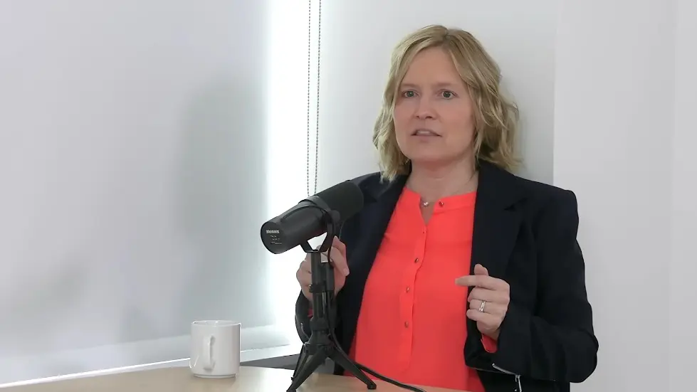 Dr. Emily Balcetis: Tools for Setting & Achieving Goals | Huberman Lab Podcast #83 039