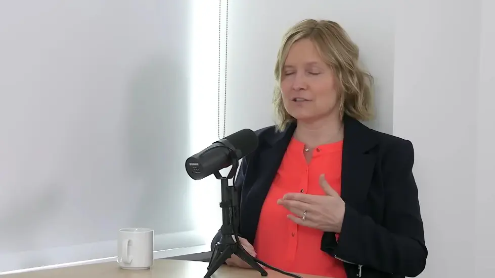 Dr. Emily Balcetis: Tools for Setting & Achieving Goals | Huberman Lab Podcast #83 046