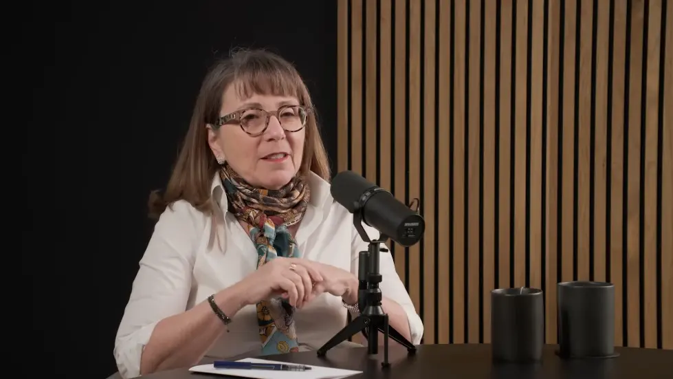 Dr. Lisa Feldman Barrett: How to Understand Emotions | Huberman Lab Podcast 010