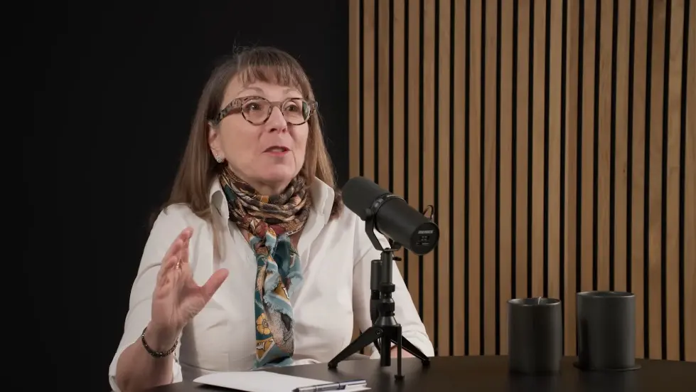 Dr. Lisa Feldman Barrett: How to Understand Emotions | Huberman Lab Podcast 023