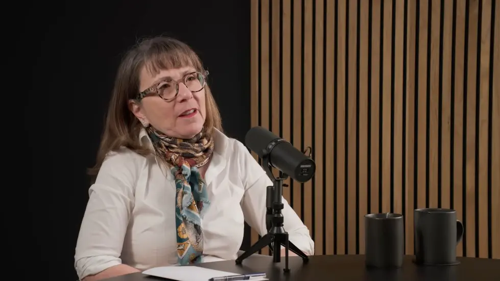 Dr. Lisa Feldman Barrett: How to Understand Emotions | Huberman Lab Podcast 038