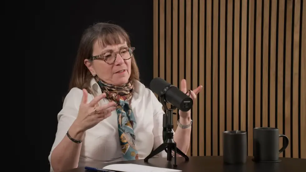 Dr. Lisa Feldman Barrett: How to Understand Emotions | Huberman Lab Podcast 067