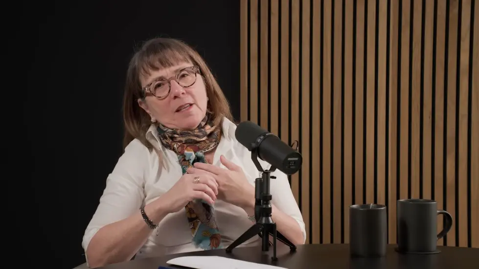 Dr. Lisa Feldman Barrett: How to Understand Emotions | Huberman Lab Podcast 077