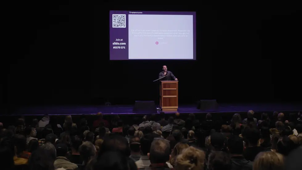 LIVE EVENT Q&A: Dr. Andrew Huberman Question & Answer in Portland, OR 006