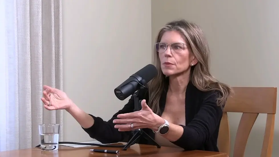 Dr. Sara Gottfried: How to Optimize Female Hormone Health for Vitality & Longevity | Huberman Lab 055