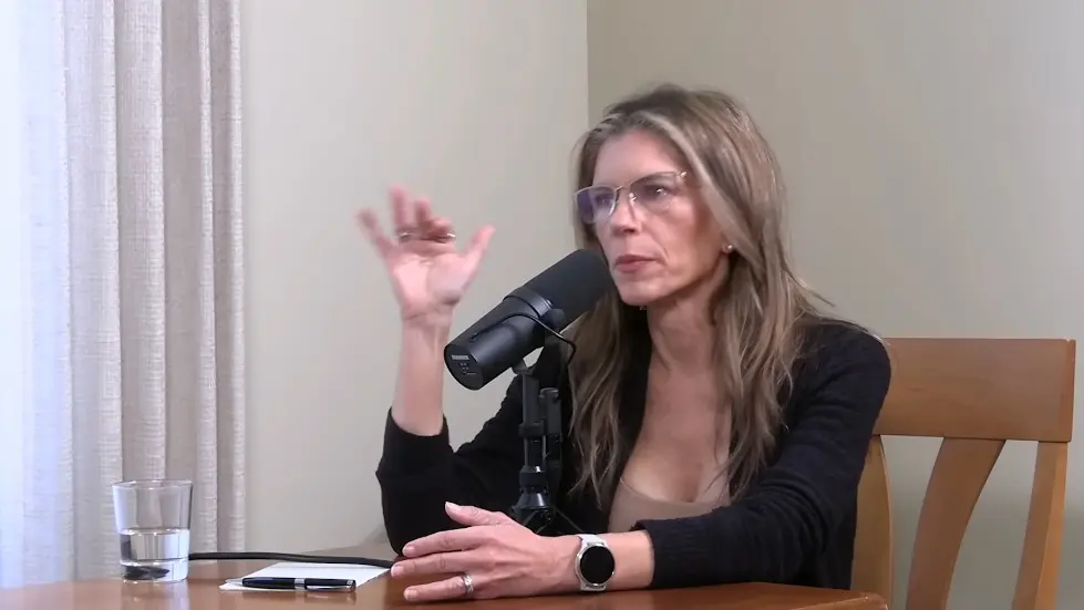 Dr. Sara Gottfried: How to Optimize Female Hormone Health for Vitality & Longevity | Huberman Lab 073