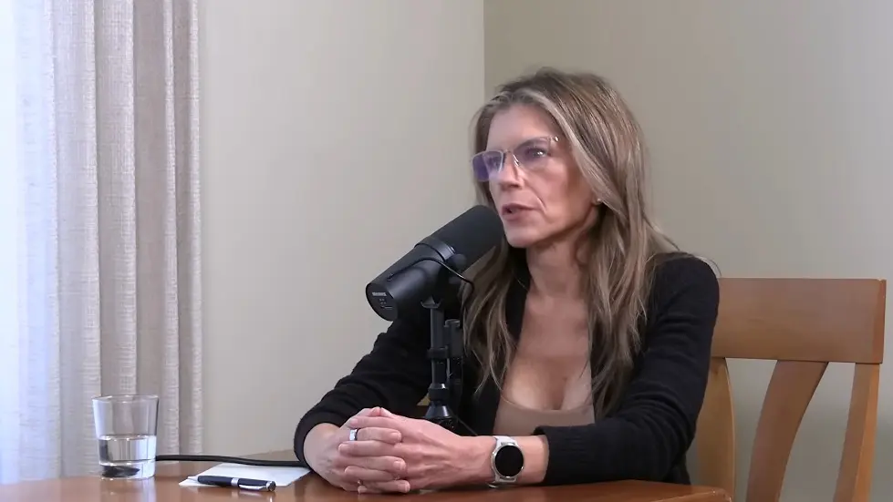 Dr. Sara Gottfried: How to Optimize Female Hormone Health for Vitality & Longevity | Huberman Lab 075