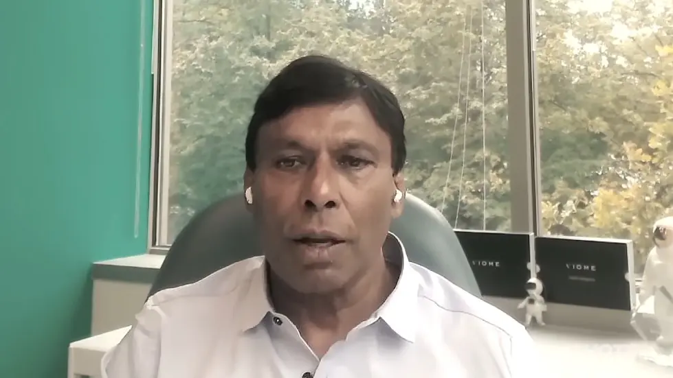 The Tech That Will Prevent and Reverse Chronic Disease w/ Naveen Jain & Guru Banavar | EP #71 006